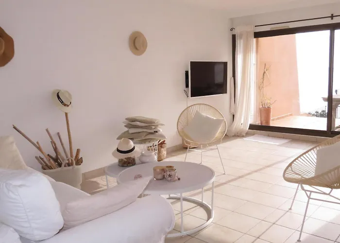 아파트 4 Pieces Climatise Avec Piscine - Fr-1-780-25 *